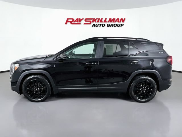Used 2022 GMC Terrain SLE w/ Driver Convenience Package FWD image 4
