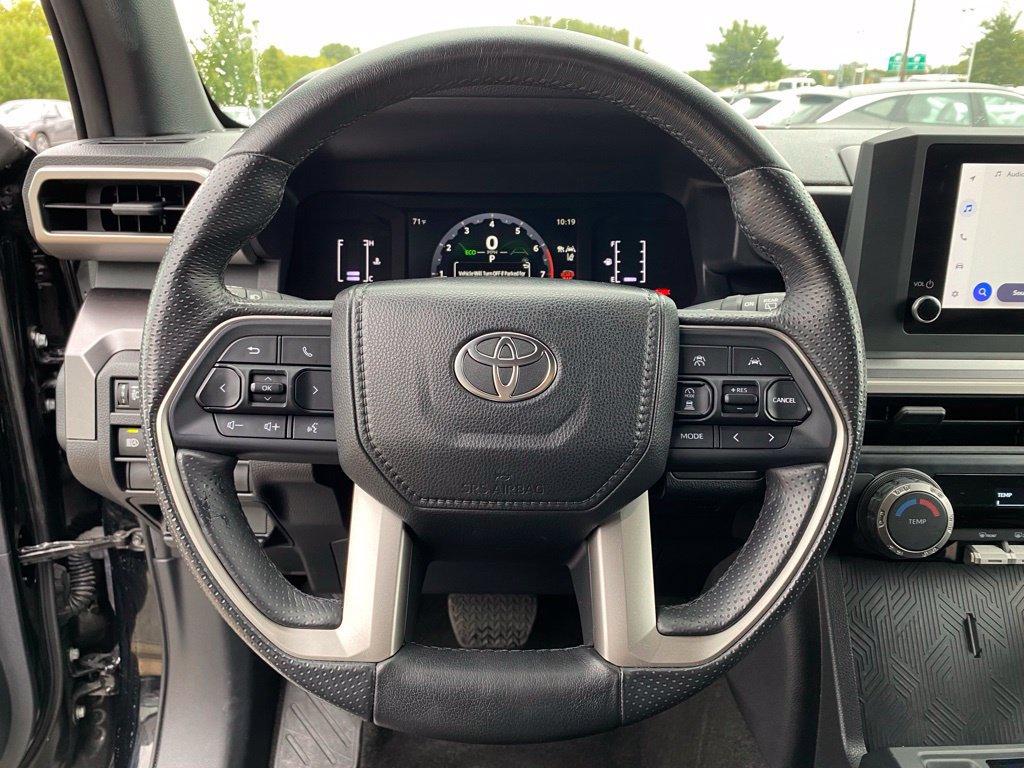 Used 2025 Toyota 4Runner SR5 RWD image 14