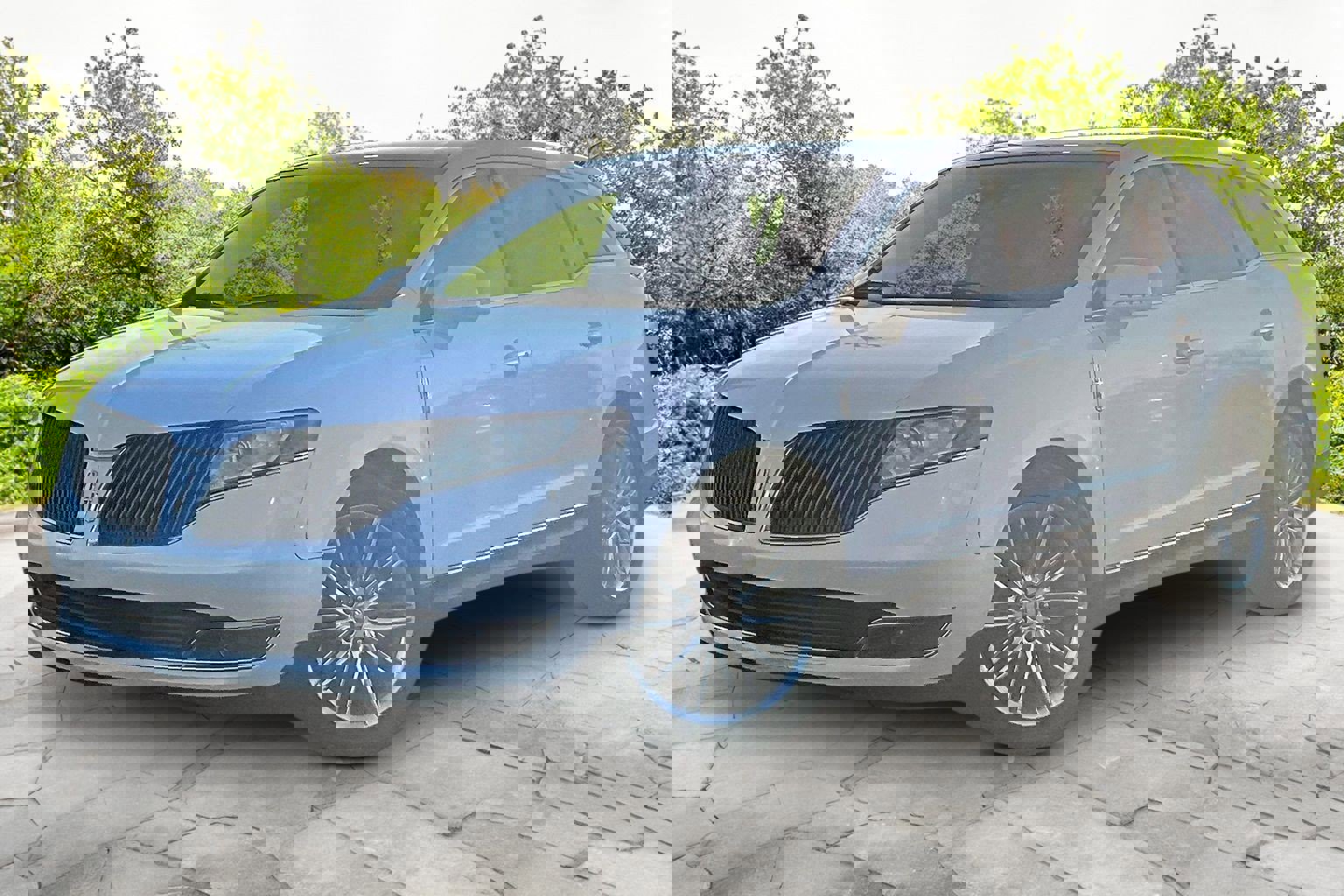 Used 2013 Lincoln MKT AWD image 12