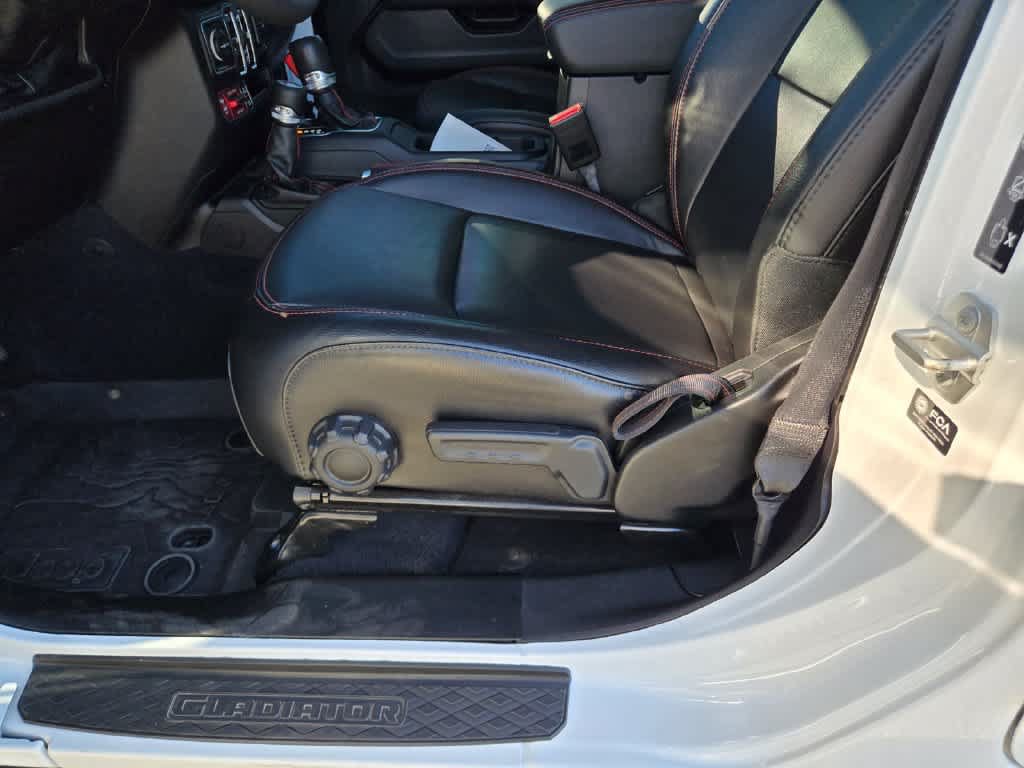 Certified 2023 Jeep Gladiator Rubicon w/ LED Lighting Group AWD/4WD image 18