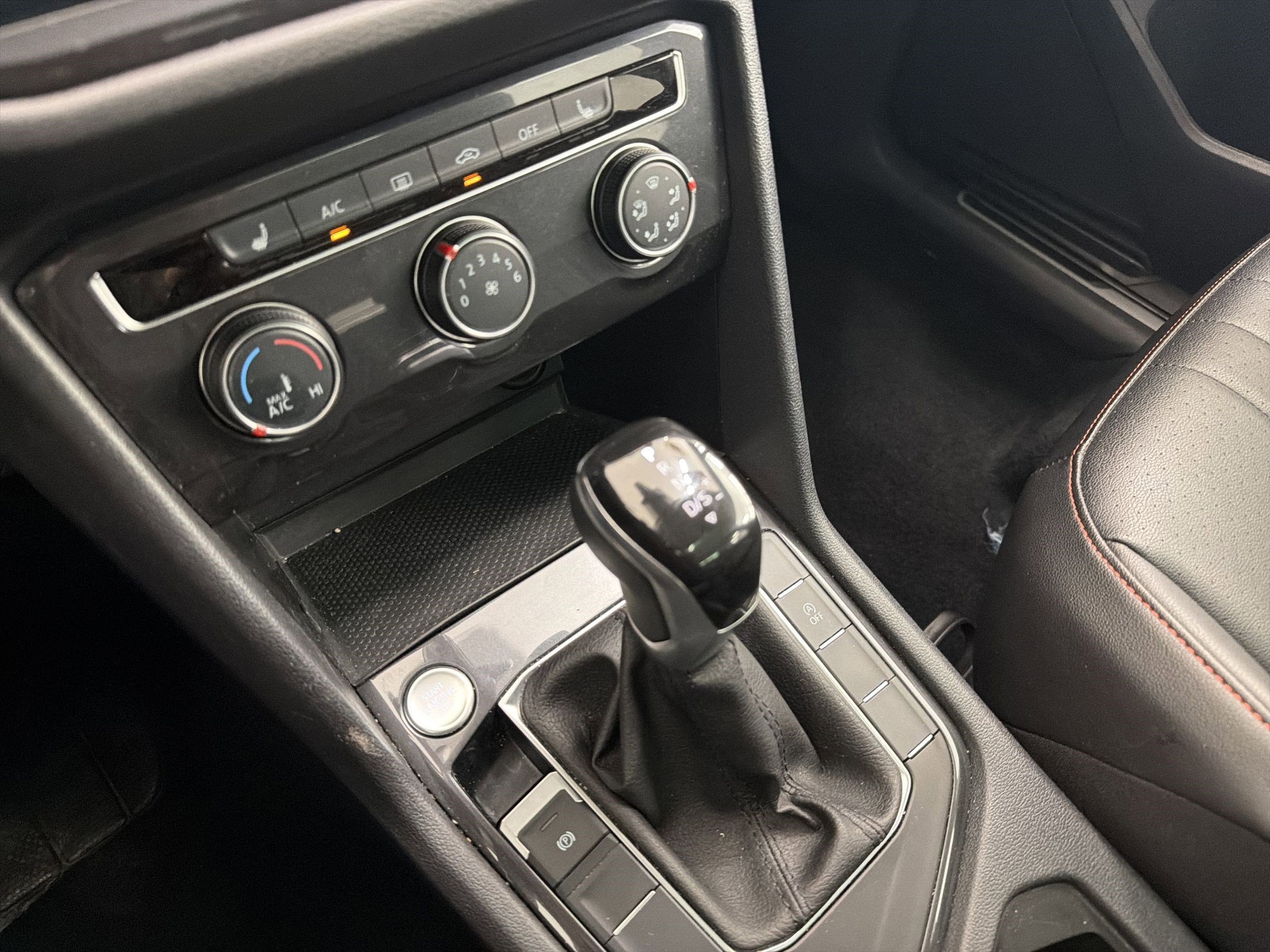 Used 2024 Volkswagen Tiguan Wolfsburg Edition image 16