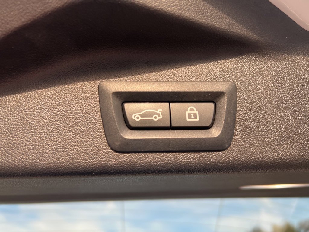 Used 2022 BMW X5 xDrive40i w/ Parking Assistance Package image 8