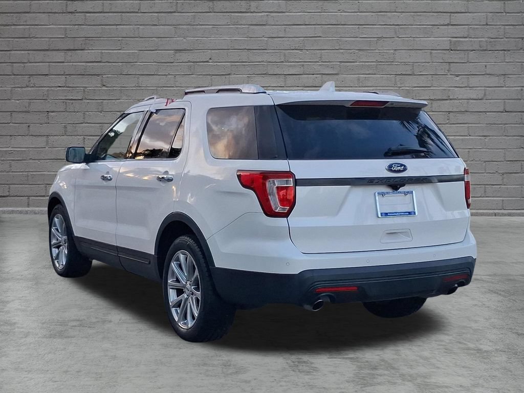 Used 2016 Ford Explorer Limited w/ Equipment Group 301A FWD image 4