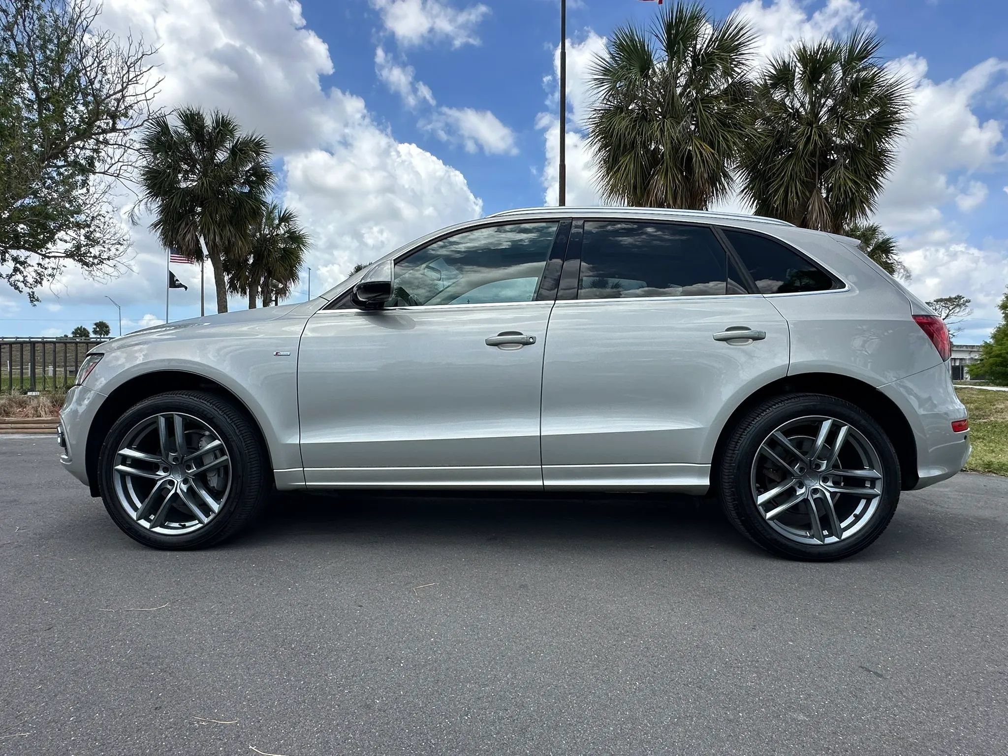 Used 2017 Audi Q5 3.0T Premium Plus w/ Luxury Package AWD/4WD image 6