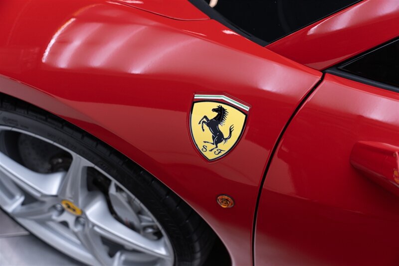 Used 2012 Ferrari 458 Spider RWD image 35