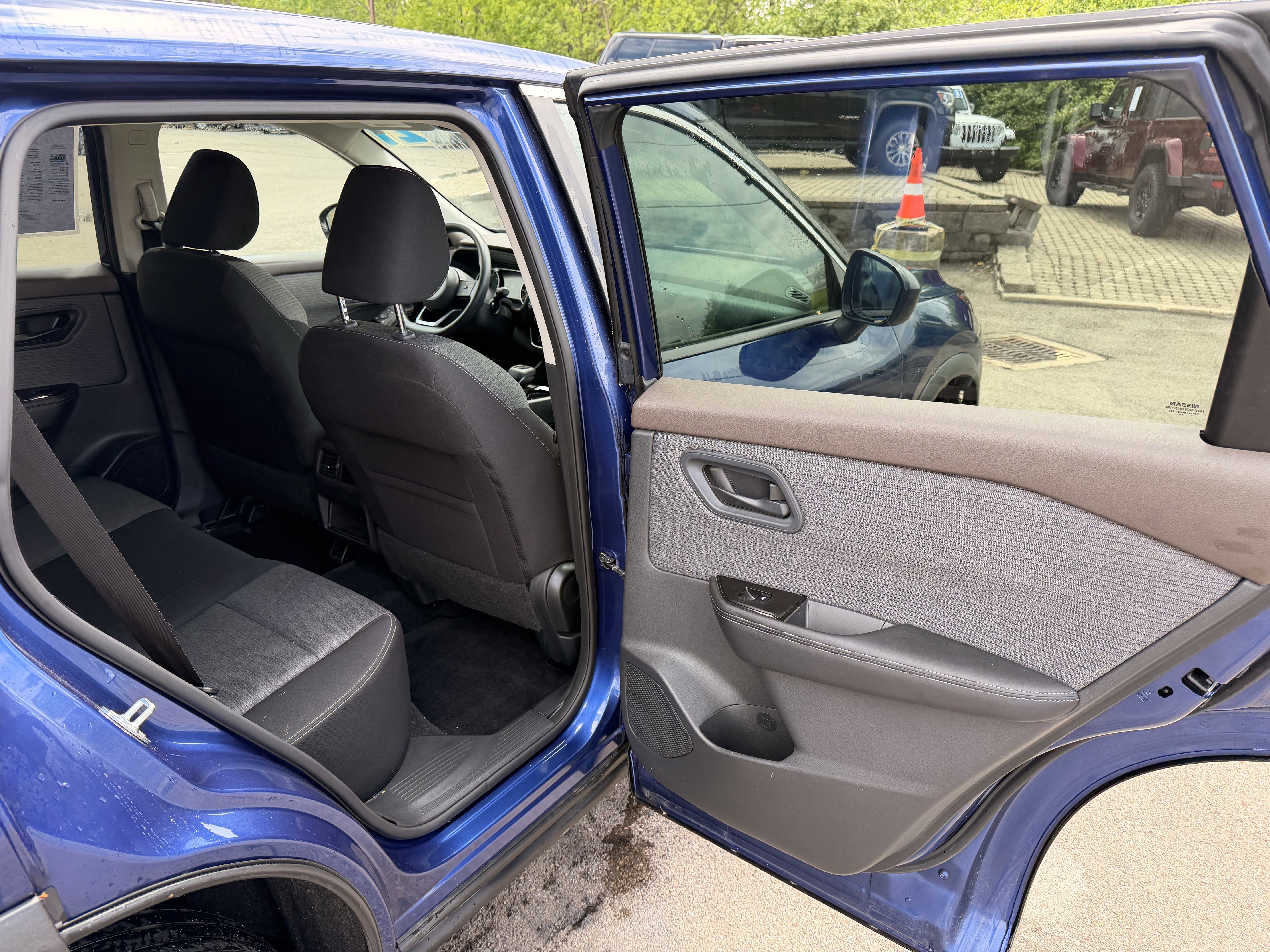 Used 2021 Nissan Rogue S AWD/4WD image 13