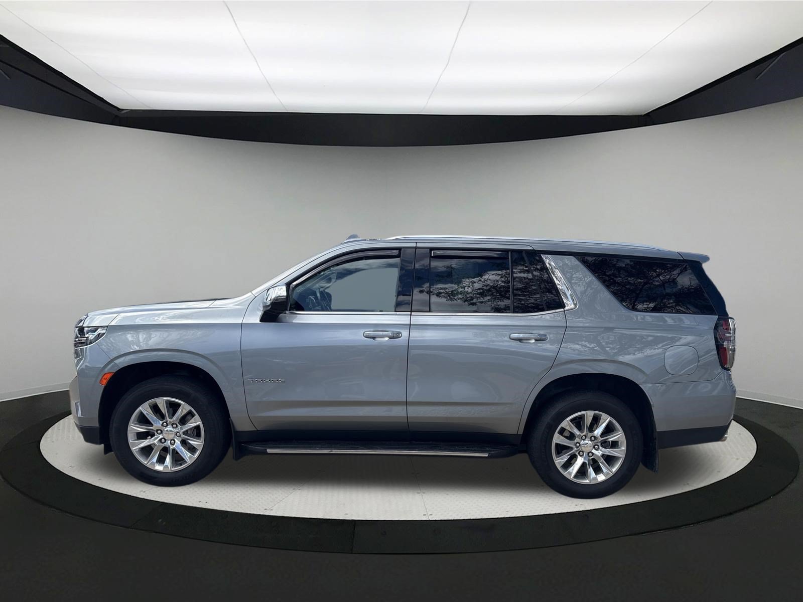 Used 2023 Chevrolet Tahoe Premier AWD/4WD image 2
