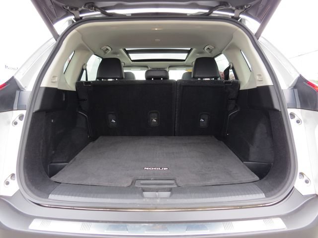 Used 2023 Nissan Rogue SV w/ SV Premium B Package FWD image 12