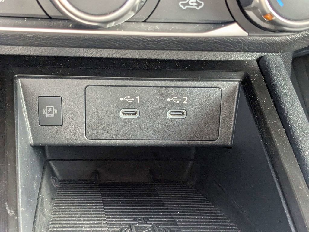 Used 2025 Nissan Kicks SV w/ SV Premium Package FWD image 23
