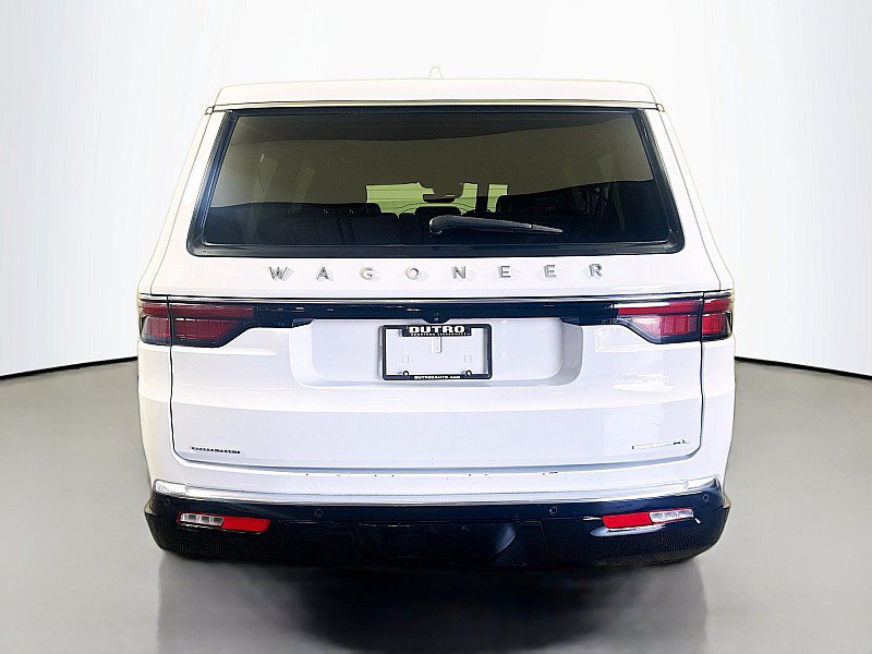 Used 2023 Jeep Wagoneer L Series II AWD/4WD image 6