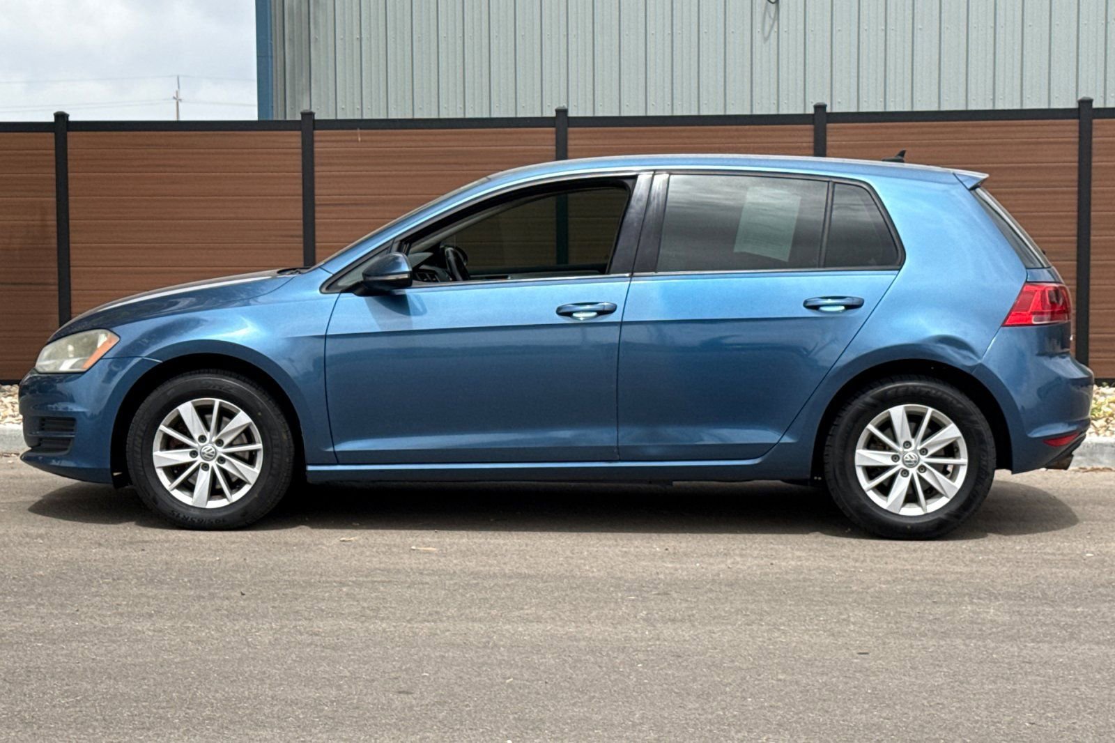 Used 2015 Volkswagen Golf S FWD image 7