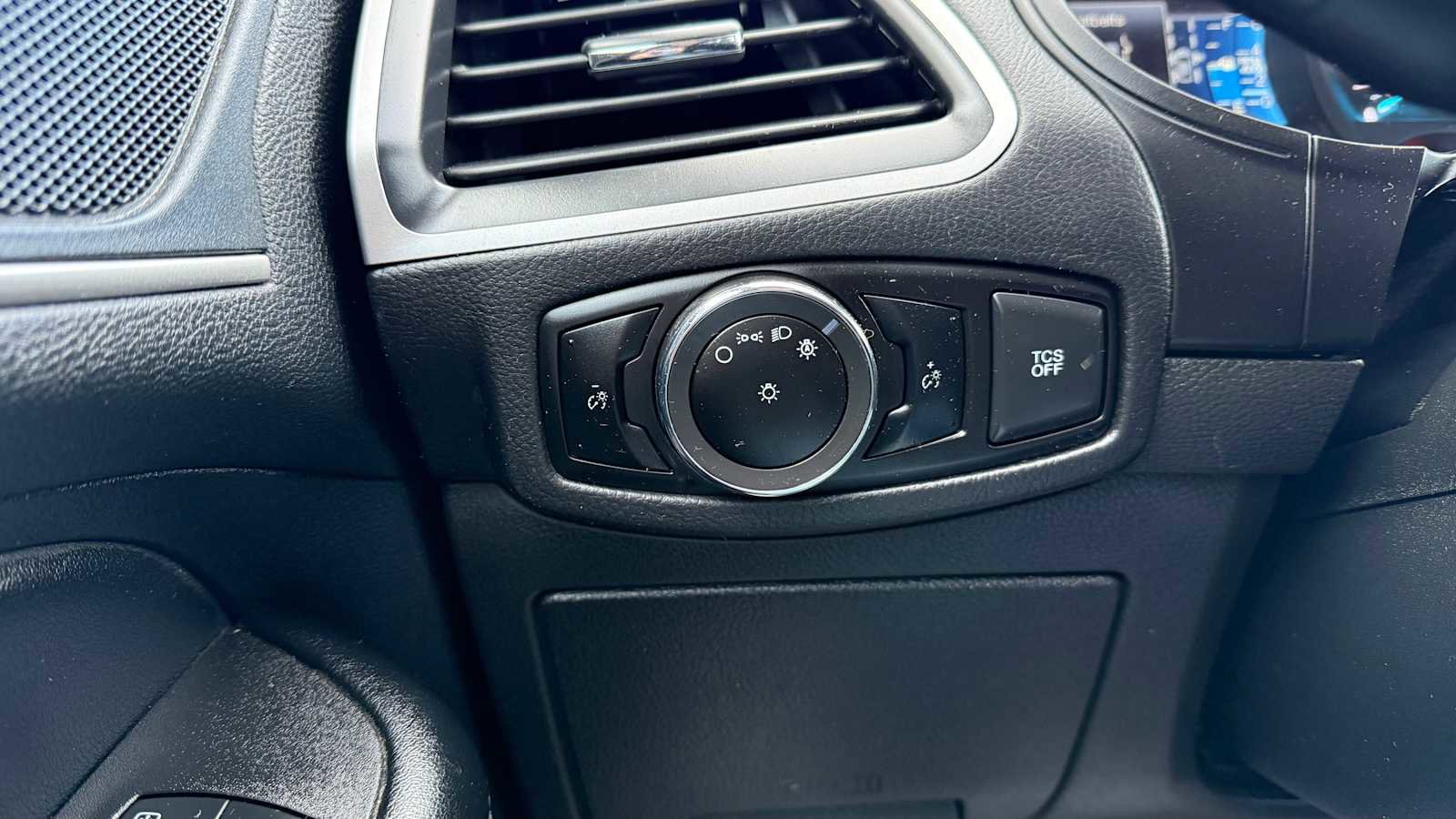 Used 2023 Ford Edge SEL image 14