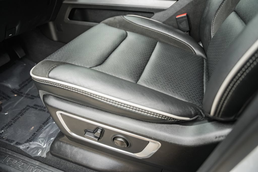 Used 2025 RAM 1500 Laramie w/ Night Edition AWD/4WD image 42