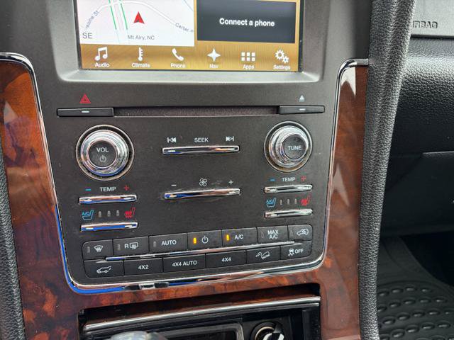 Used 2016 Lincoln Navigator Select AWD/4WD image 29