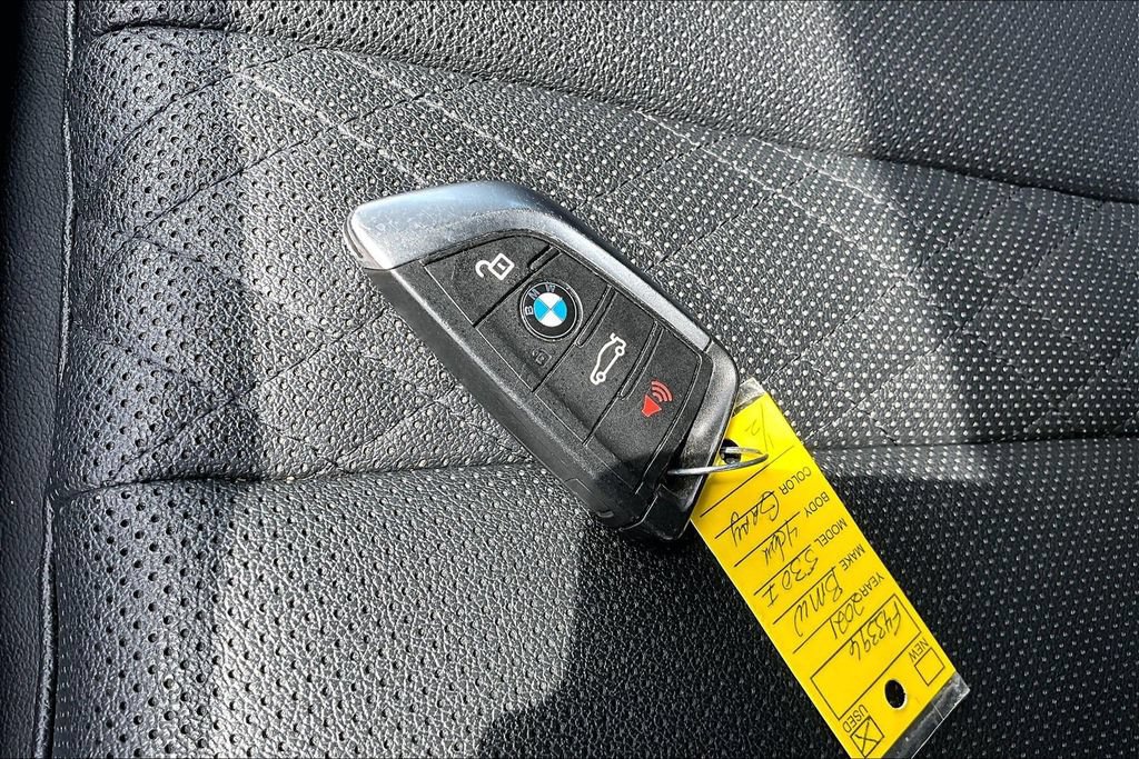Used 2021 BMW 530i RWD image 11