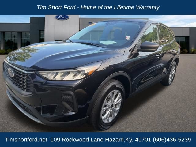 Used 2025 Ford Escape Active AWD/4WD image 1