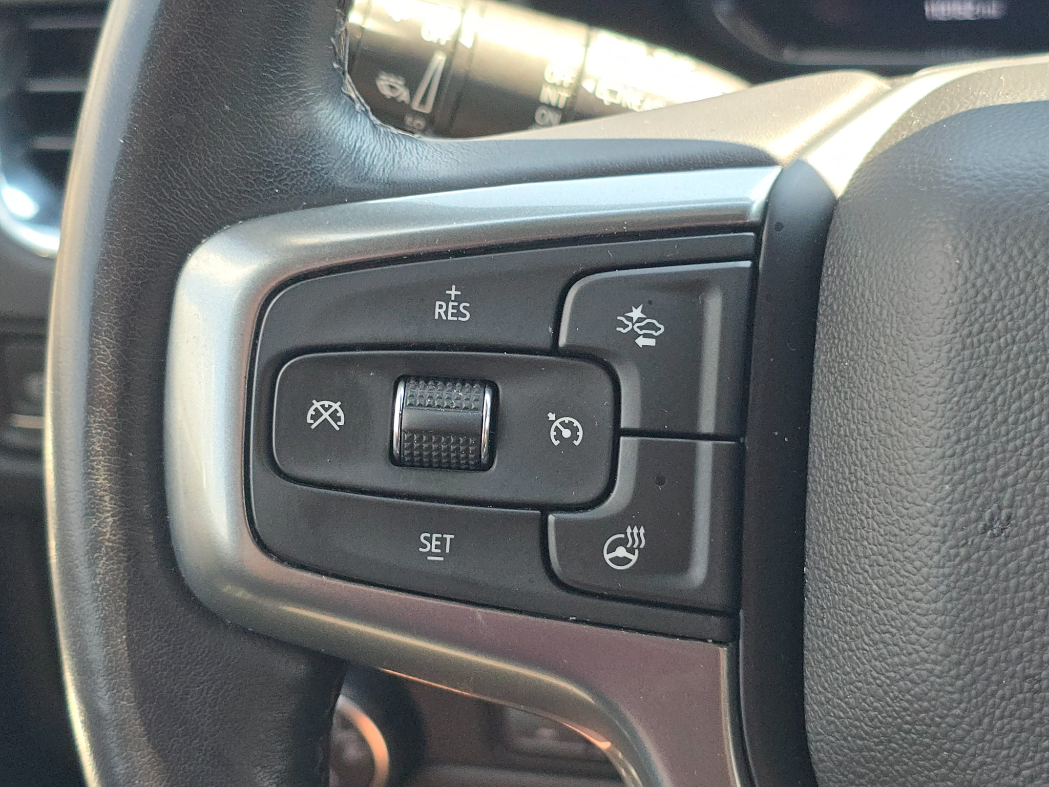 Used 2022 Chevrolet Tahoe Z71 w/ Z71 Off-Road Package AWD/4WD image 24
