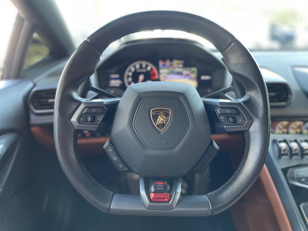 Used 2015 Lamborghini Huracan LP 610-4 AWD/4WD image 25