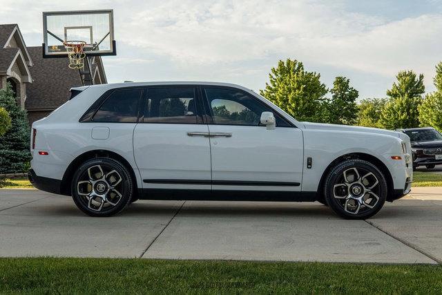 Used 2023 Rolls-Royce Cullinan Black Badge AWD/4WD image 9