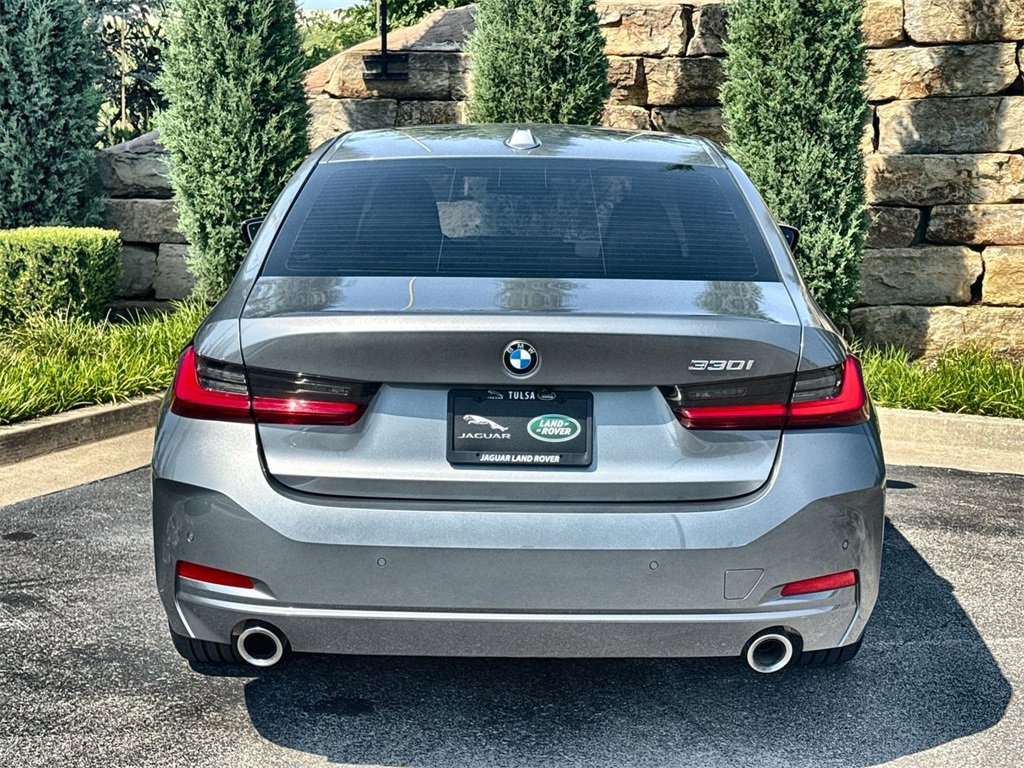 Used 2024 BMW 330i Sedan image 4
