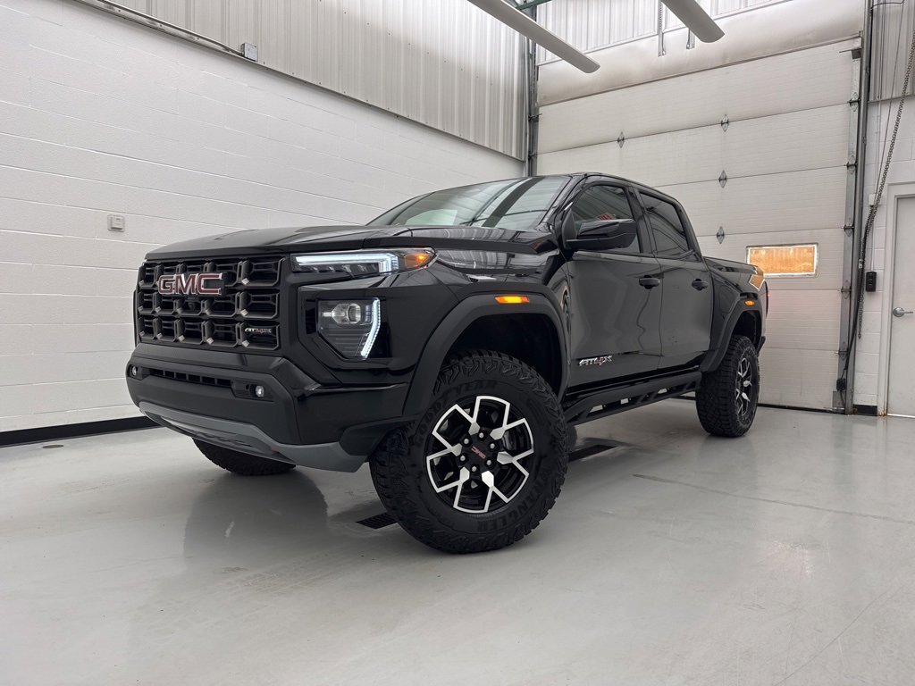 New 2025 GMC Canyon AT4 w/ AT4X Package image 3
