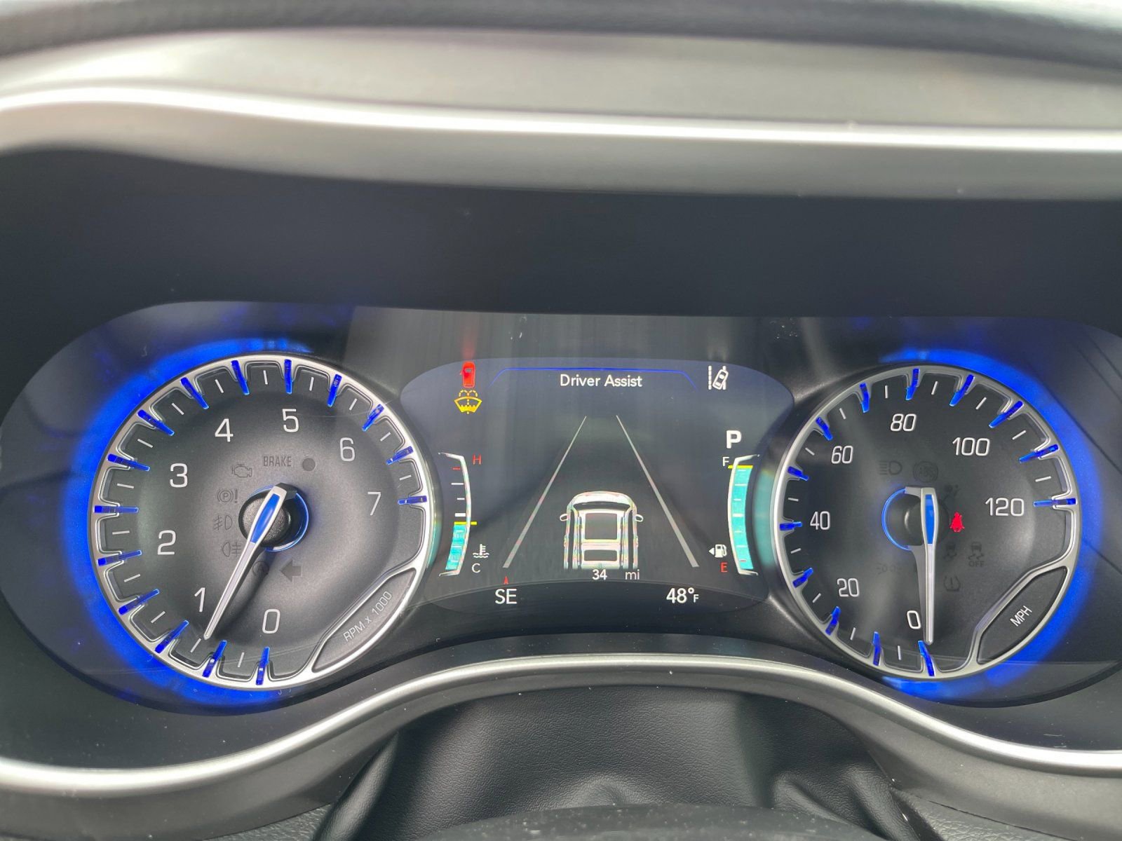 New 2026 Chrysler Pacifica Select AWD/4WD image 29