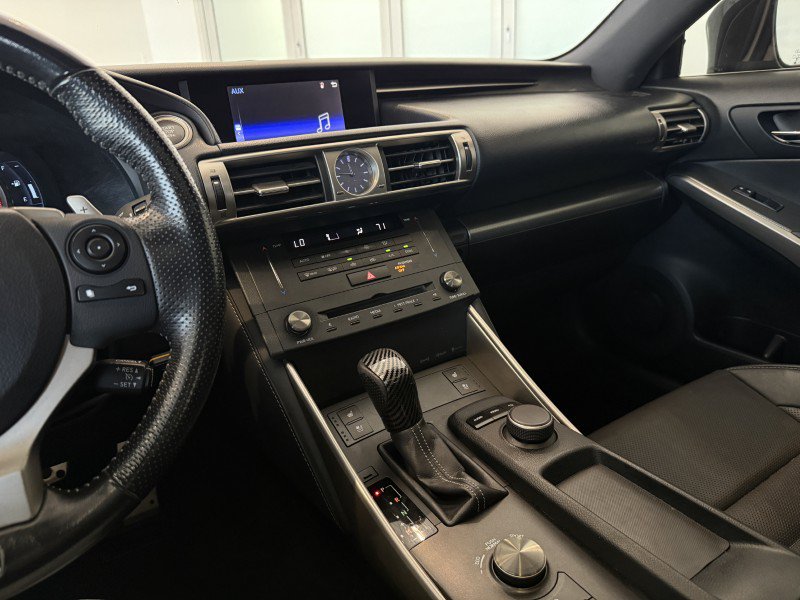 Used 2016 Lexus IS 200t w/ F Sport Package RWD image 33