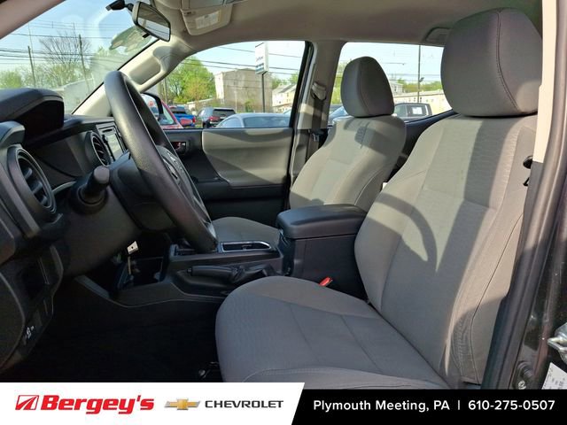 Used 2017 Toyota Tacoma SR w/ Tow Package image 16