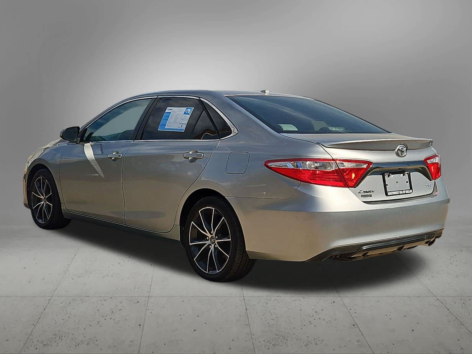 Used 2015 Toyota Camry XSE FWD image 4