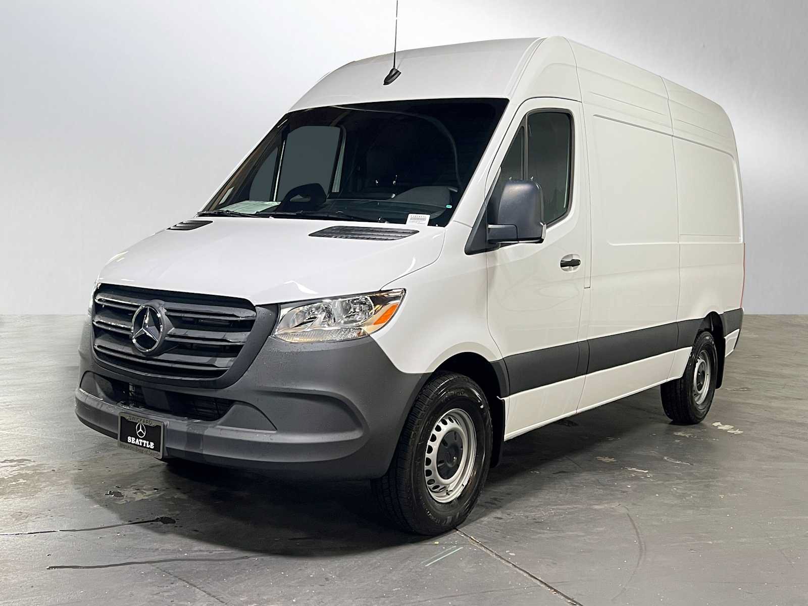 Used 2025 Mercedes-Benz Sprinter 2500 image 7