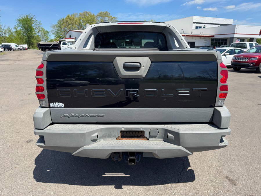 Used 2002 Chevrolet Avalanche 2500 w/ Convenience Pkg AWD/4WD image 4