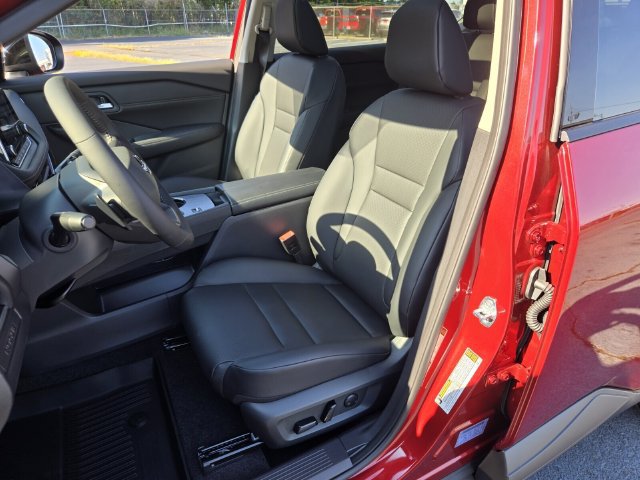 New 2026 Nissan Rogue Dark Armor FWD image 7