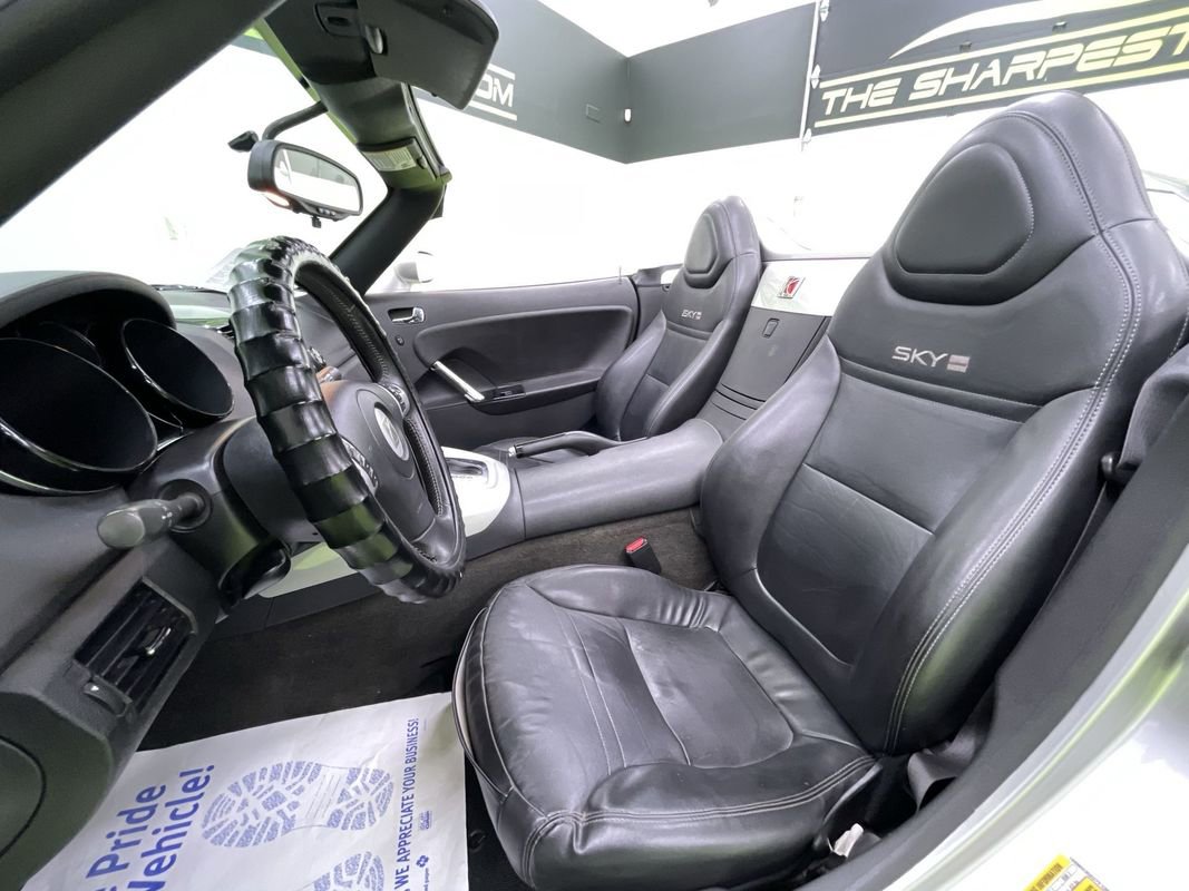 Used 2007 Saturn Sky Red Line image 17