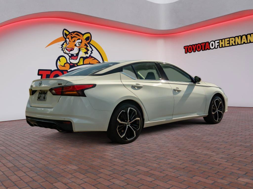 Used 2025 Nissan Altima 2.5 SR FWD image 6