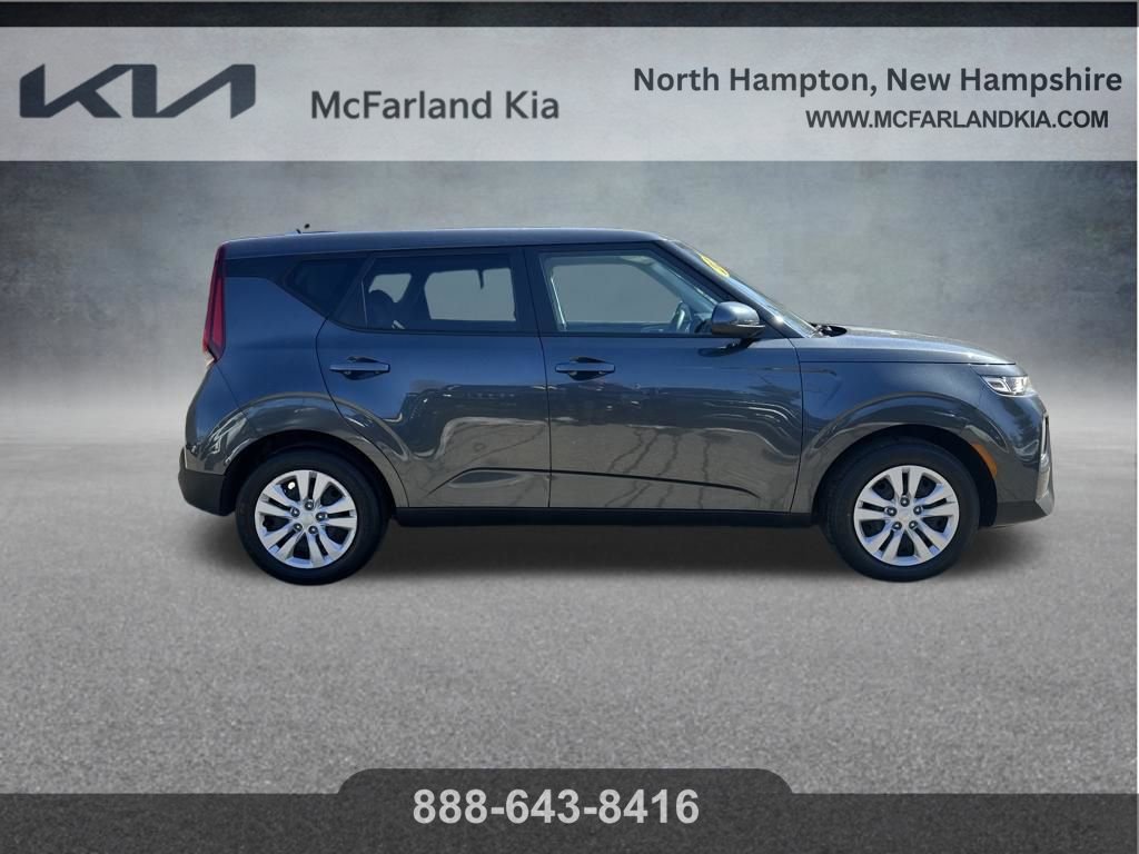 Used 2022 Kia Soul LX image 8