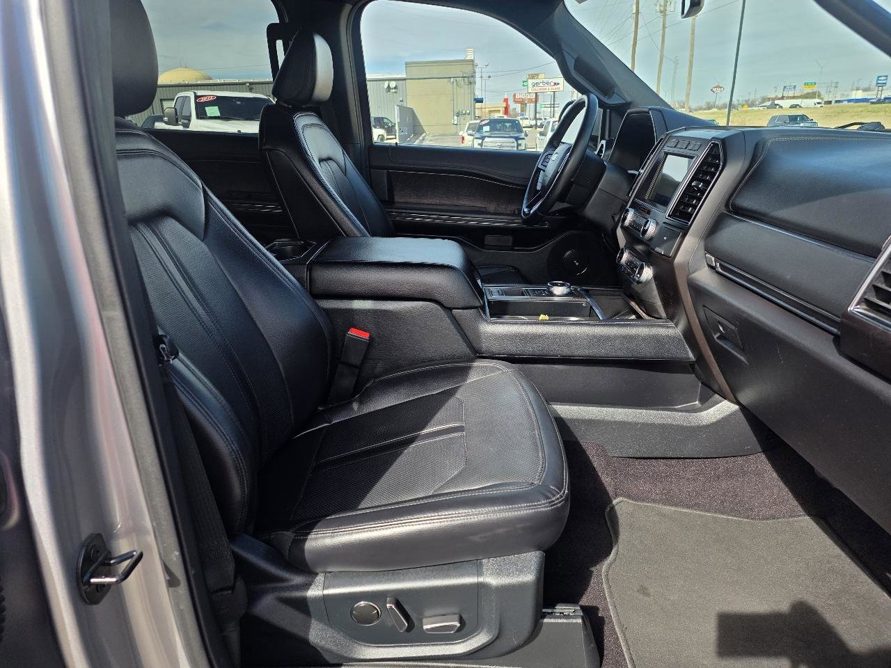 Used 2021 Ford Expedition Limited RWD image 18