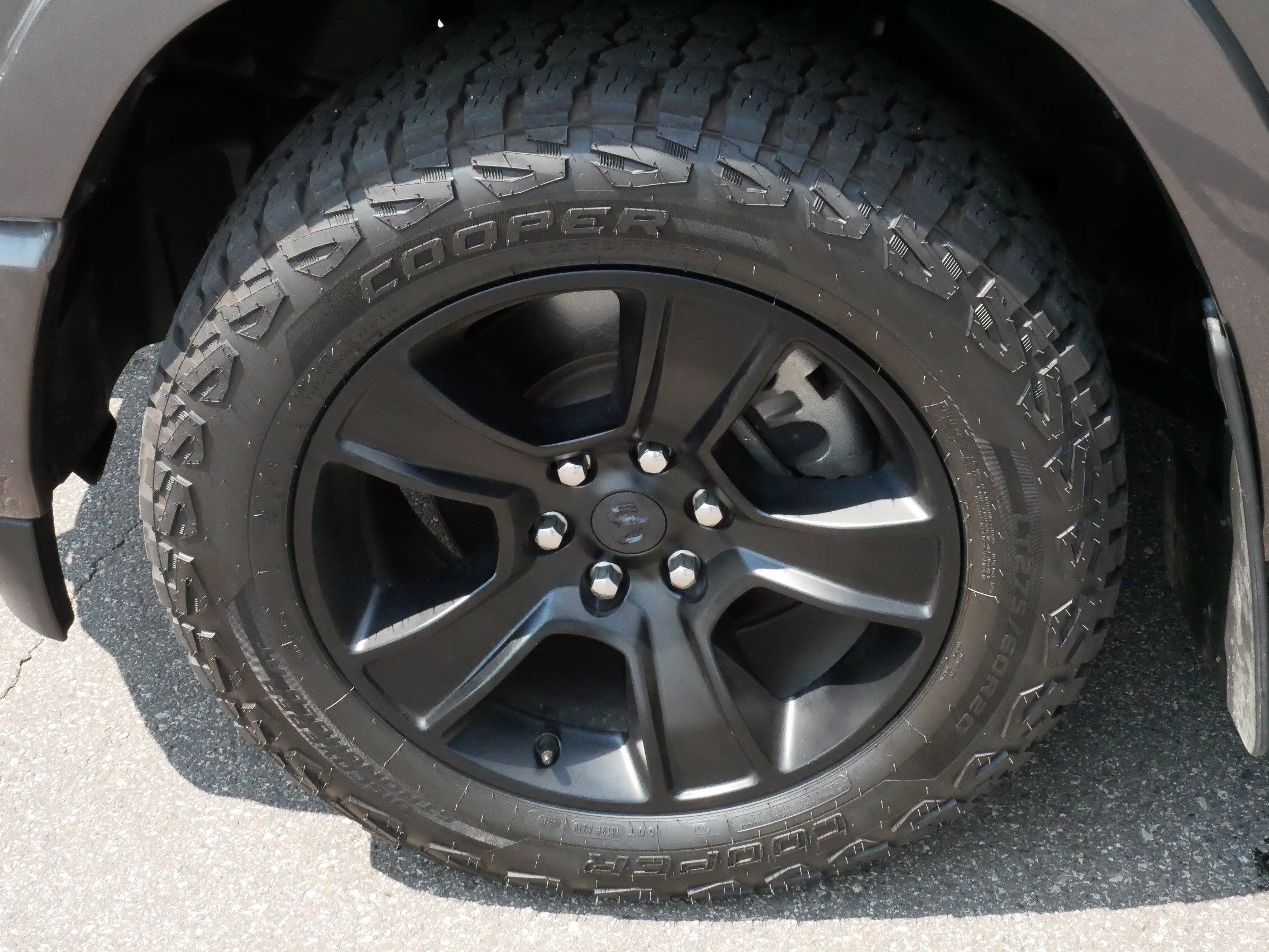 Used 2022 RAM 1500 Laramie AWD/4WD image 15