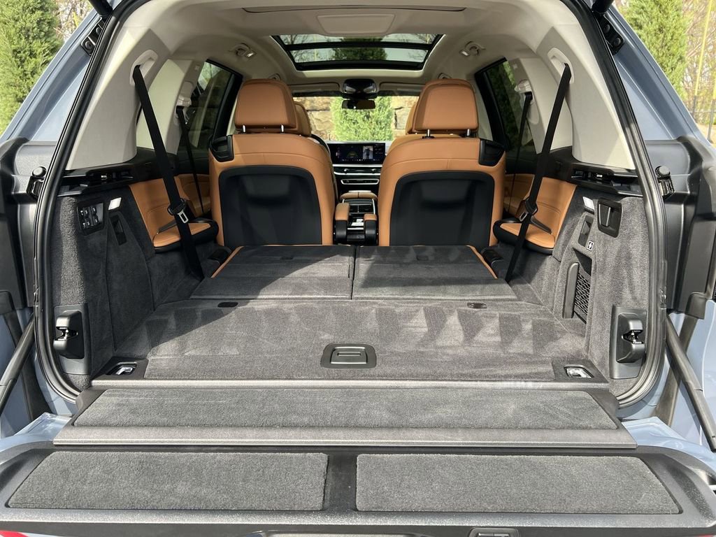 Used 2024 BMW X7 xDrive40i w/ Parking Assistance Package image 18