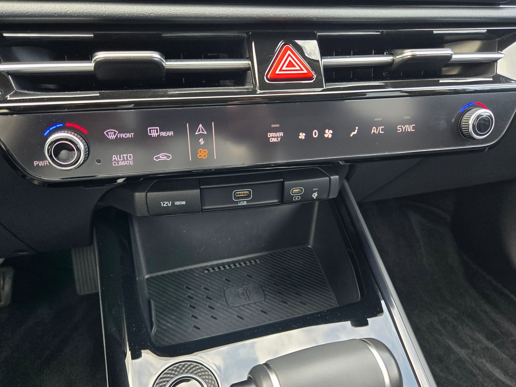 Used 2024 Kia Niro EX image 29