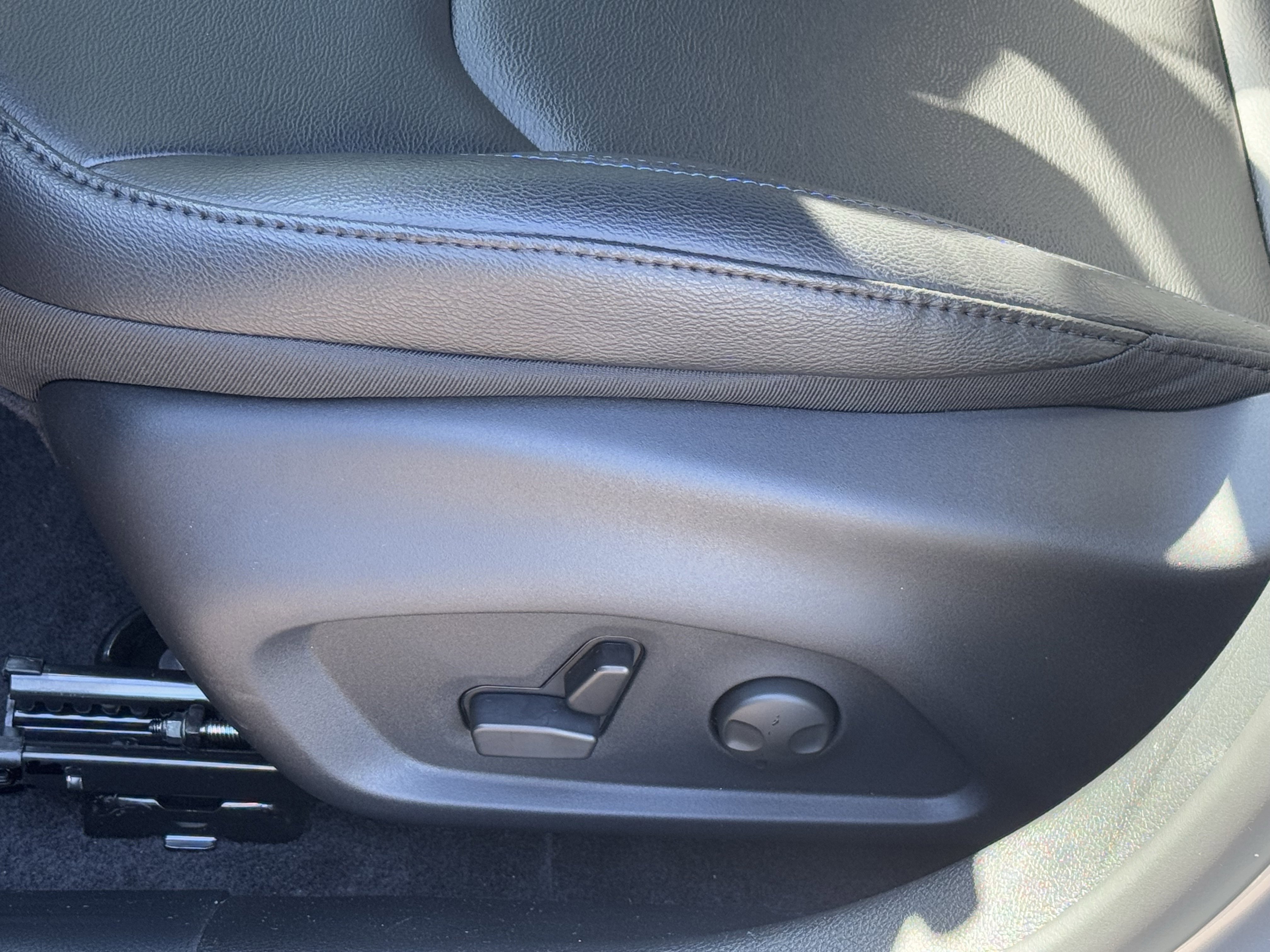 New 2026 Jeep Compass Limited image 14