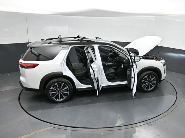 New 2026 Nissan Pathfinder Platinum w/ Cargo Package AWD/4WD image 69