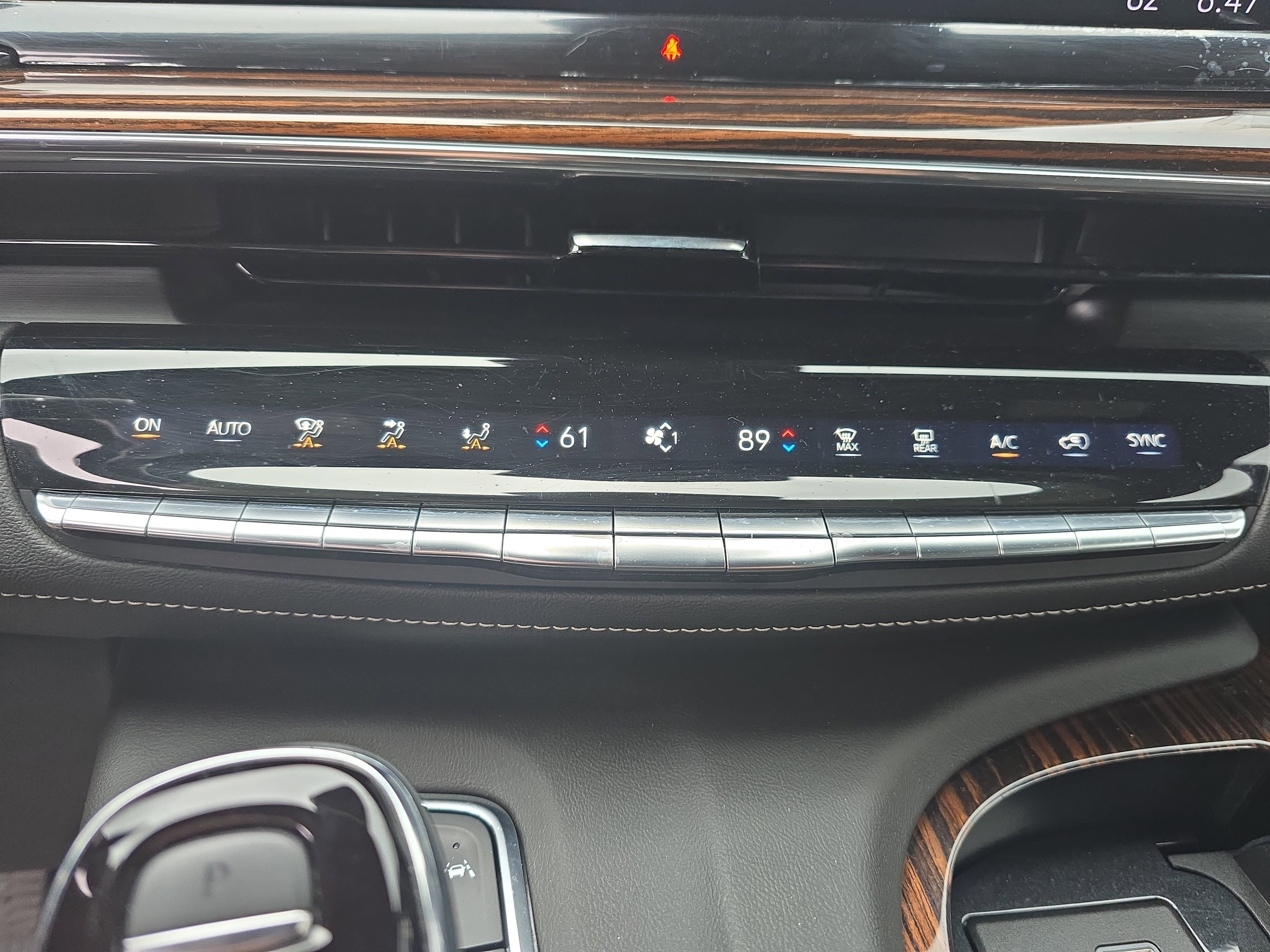 Certified 2023 Cadillac Escalade ESV Premium Luxury w/ LPO, Floor Liner Package AWD/4WD image 22