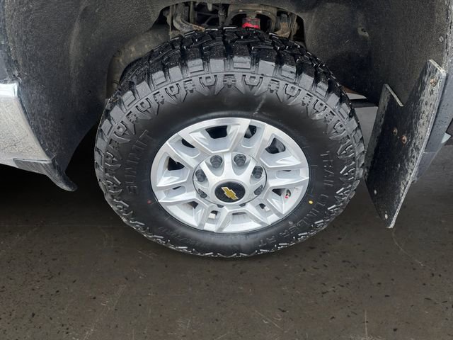 Used 2022 Chevrolet Silverado 2500 LT w/ Convenience Package image 9