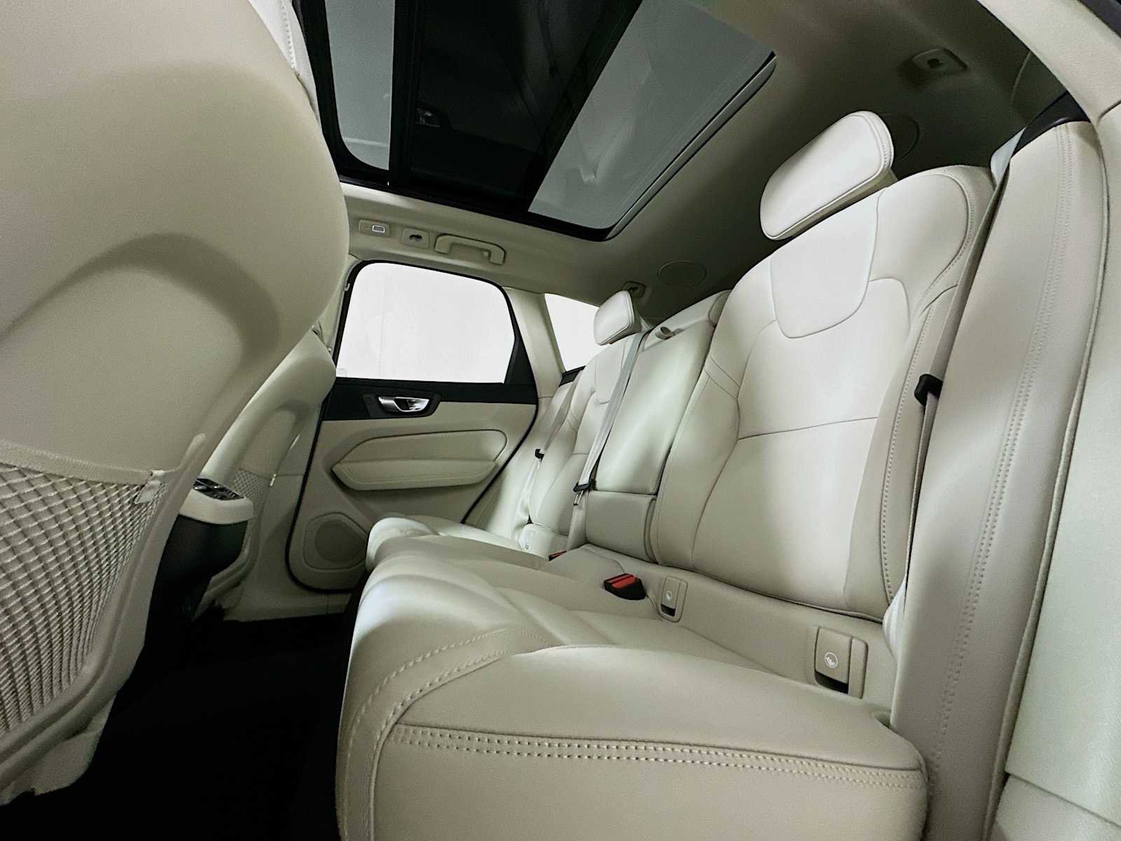New 2026 Volvo XC60 B5 Ultra w/ Protection Package Premier image 23
