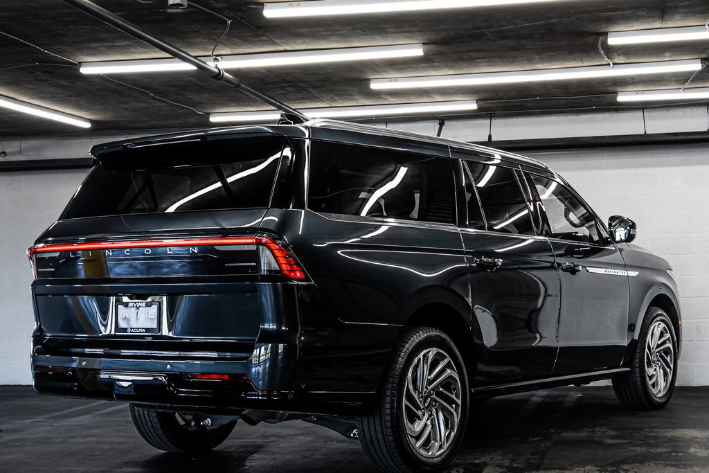 Used 2025 Lincoln Navigator L Reserve AWD/4WD image 5
