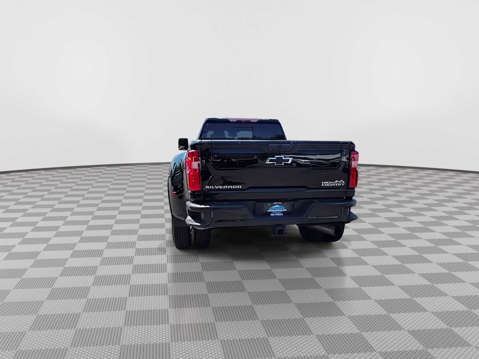 Used 2024 Chevrolet Silverado 3500 High Country w/ High Country Premium Package AWD/4WD image 7