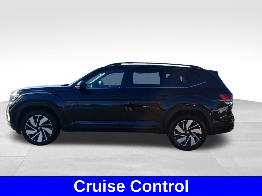 Used 2025 Volkswagen Atlas SE image 29