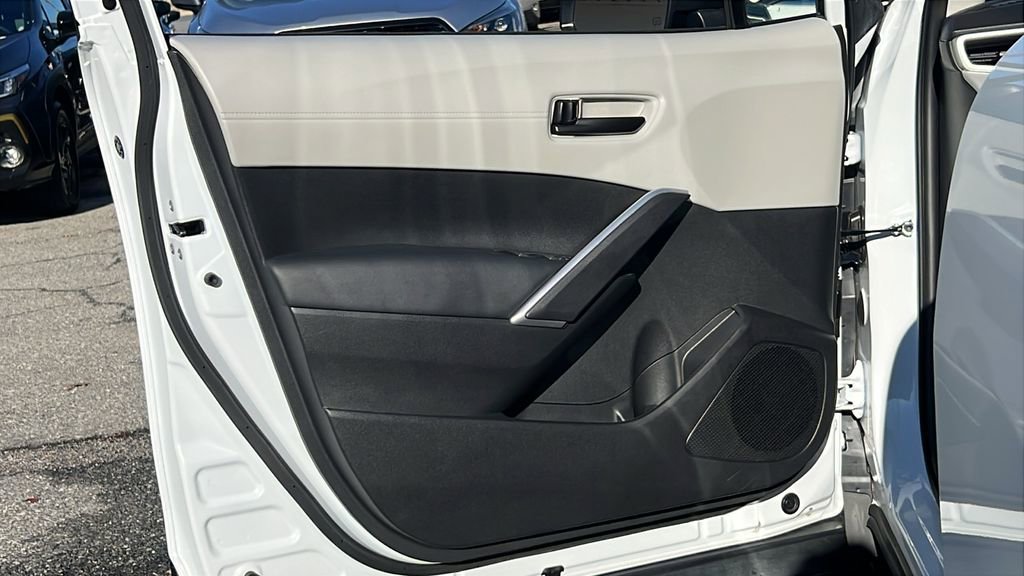 Used 2024 Toyota Corolla Cross L image 17