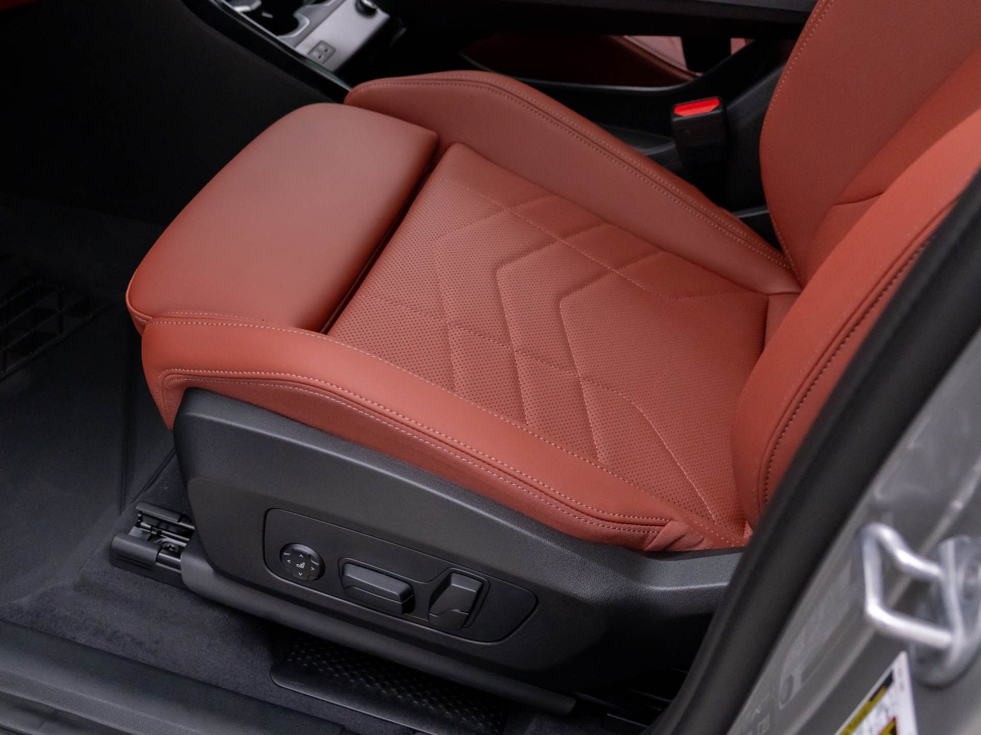 New 2026 BMW X1 xDrive28i w/ Technology Package AWD/4WD image 16