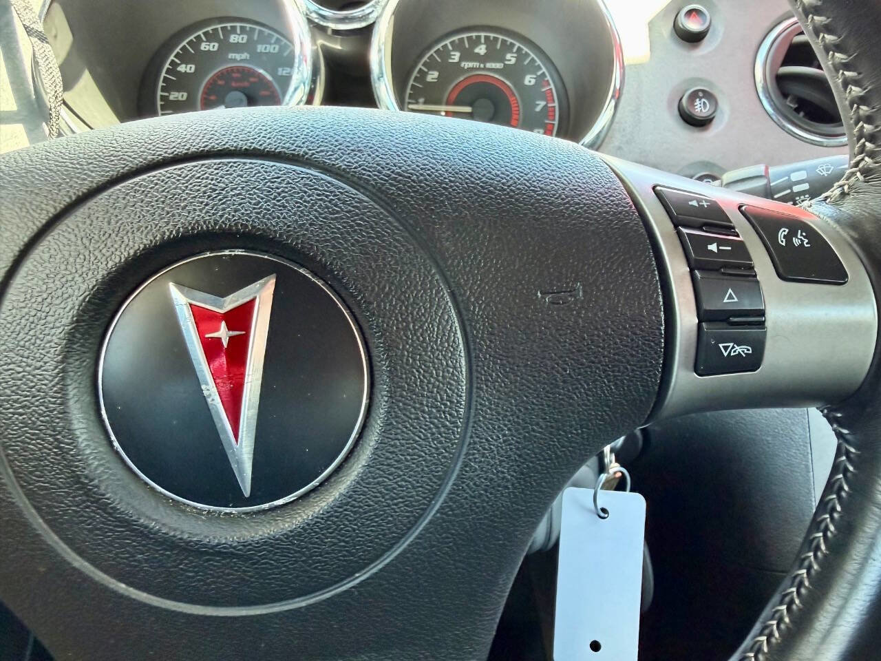 Used 2009 Pontiac Solstice GXP w/ Premium Package RWD image 34